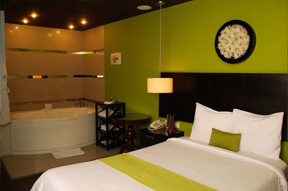 Hotel Ginebra Lima Luaran gambar