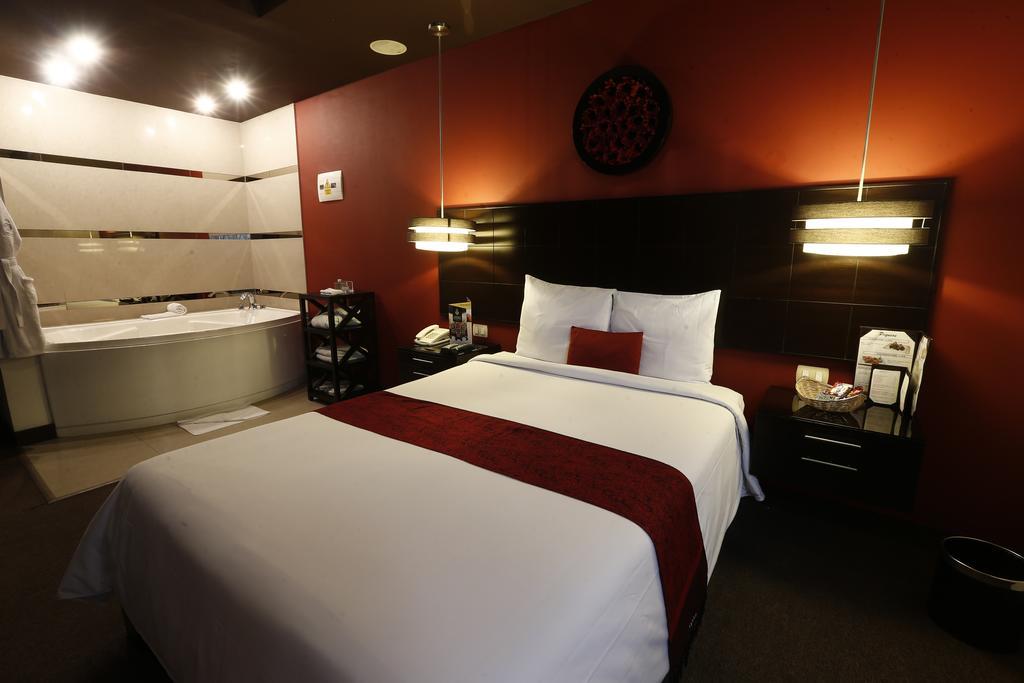 Hotel Ginebra Lima Luaran gambar