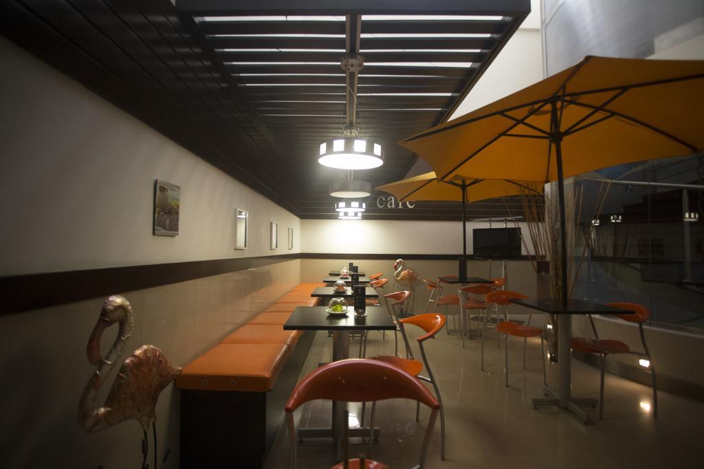 Hotel Ginebra Lima Luaran gambar
