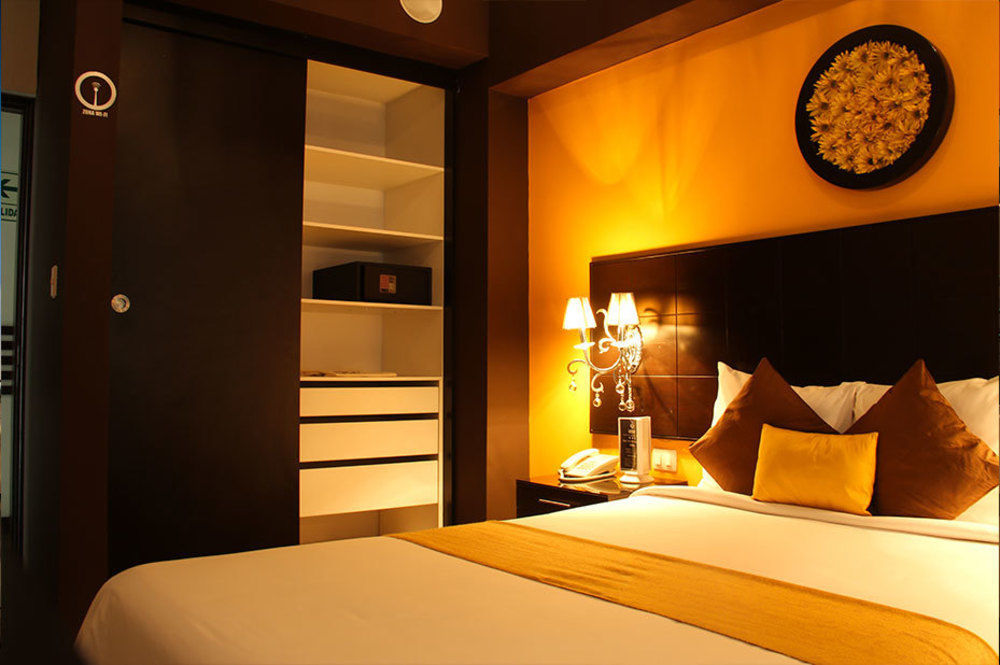 Hotel Ginebra Lima Luaran gambar