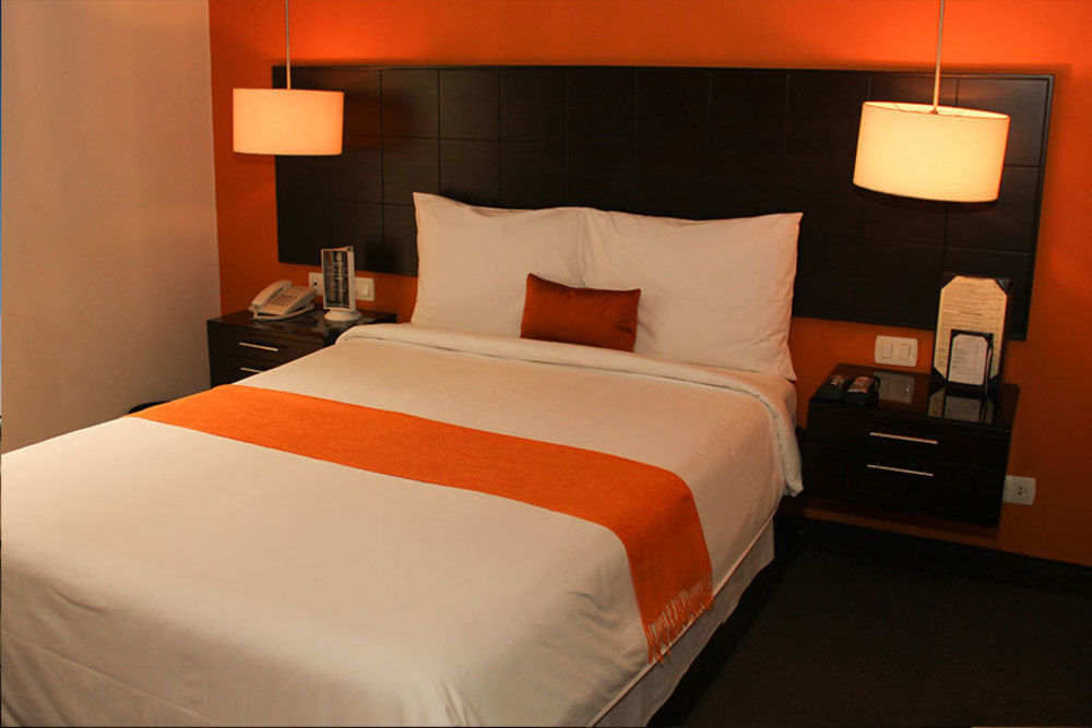 Hotel Ginebra Lima Luaran gambar