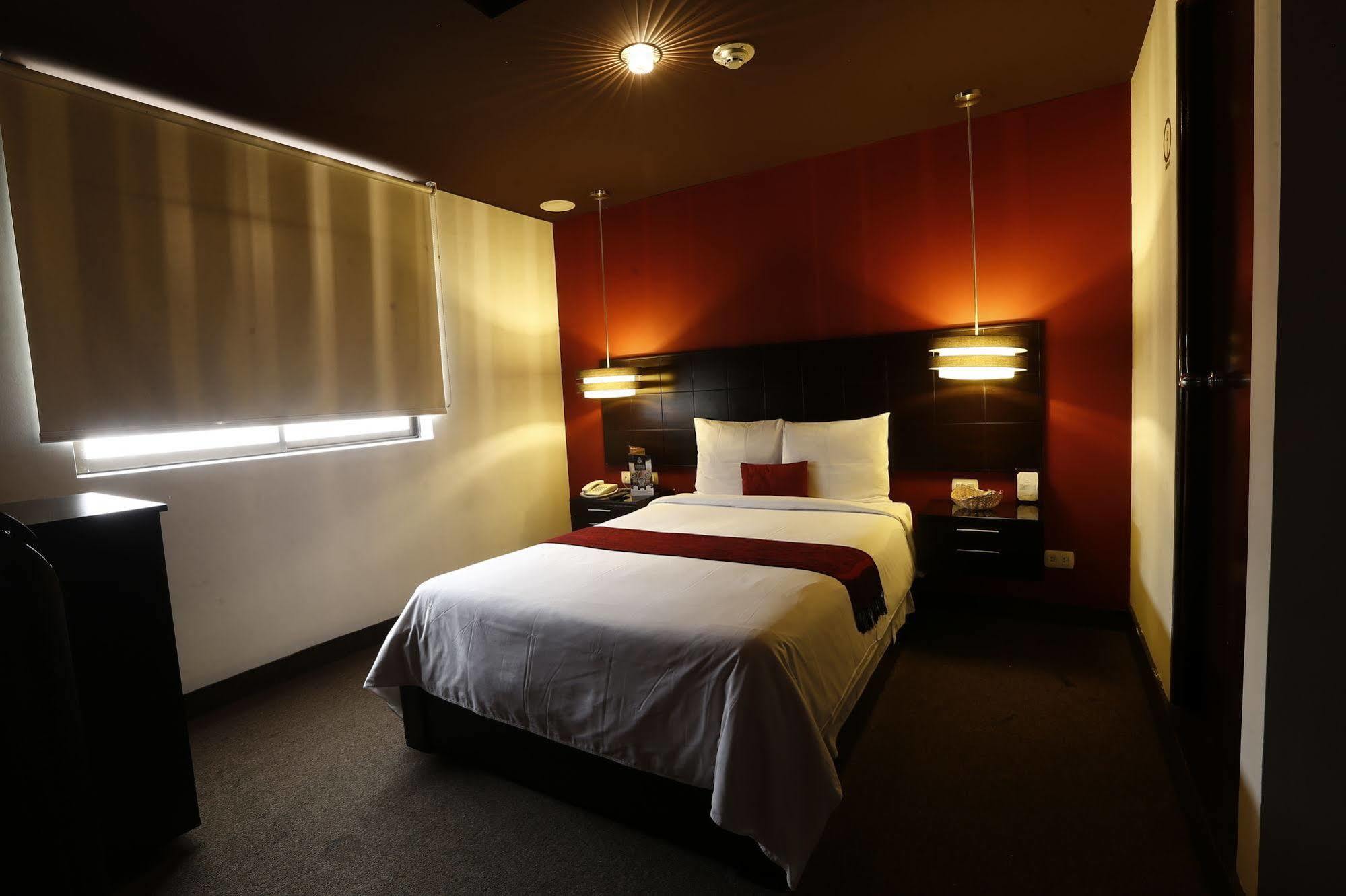 Hotel Ginebra Lima Luaran gambar