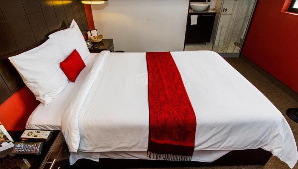 Hotel Ginebra Lima Luaran gambar